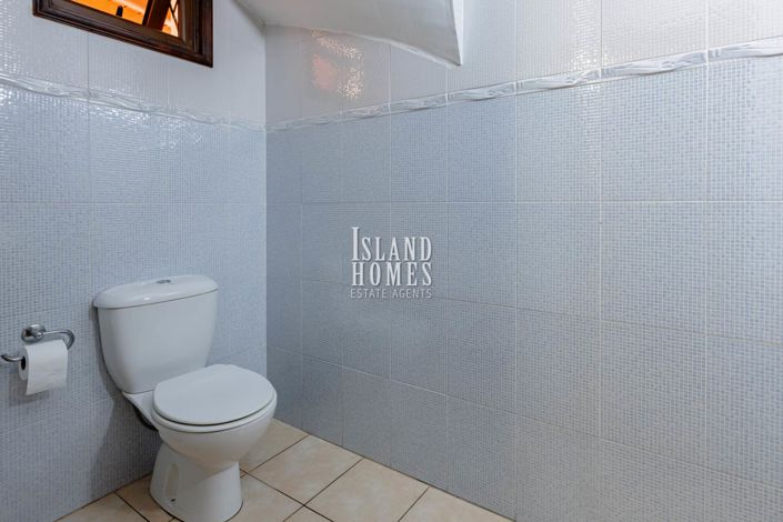 Image No.17-5 Bed Villa / Detached for sale