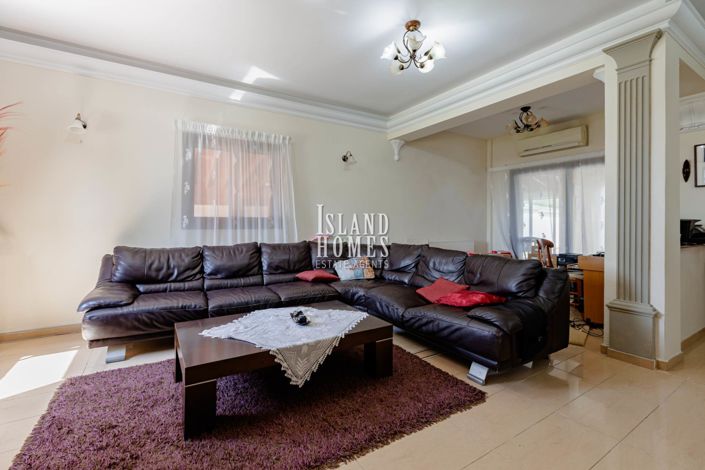 Image No.9-5 Bed Villa / Detached for sale