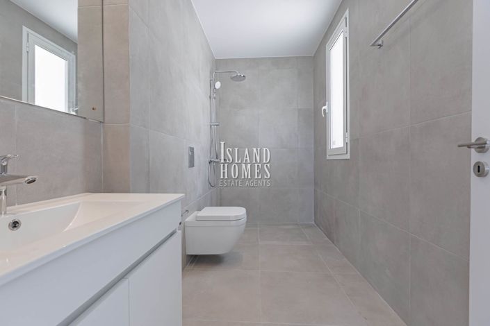 Image No.14-3 Bed Villa / Detached for sale