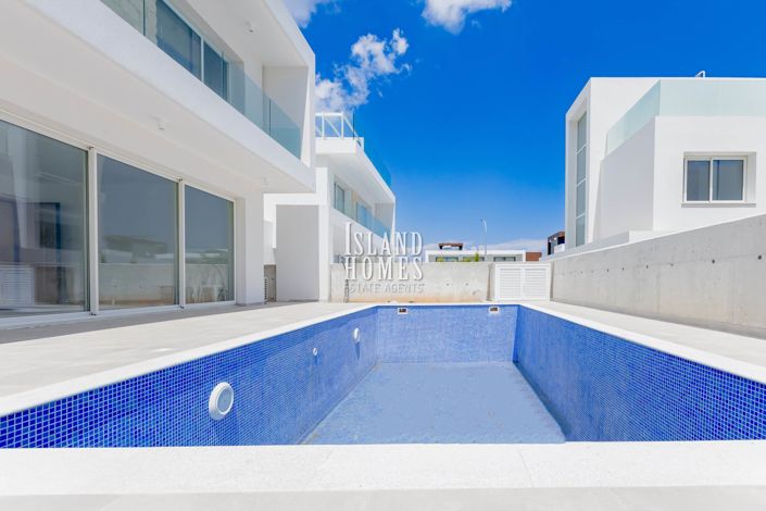 Image No.3-3 Bed Villa / Detached for sale