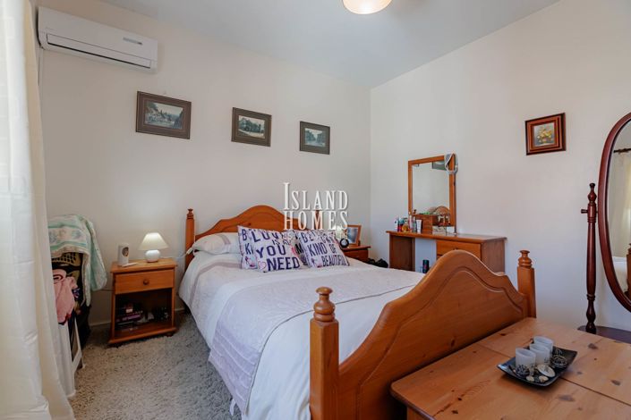 Image No.18-3 Bed Apartment for sale