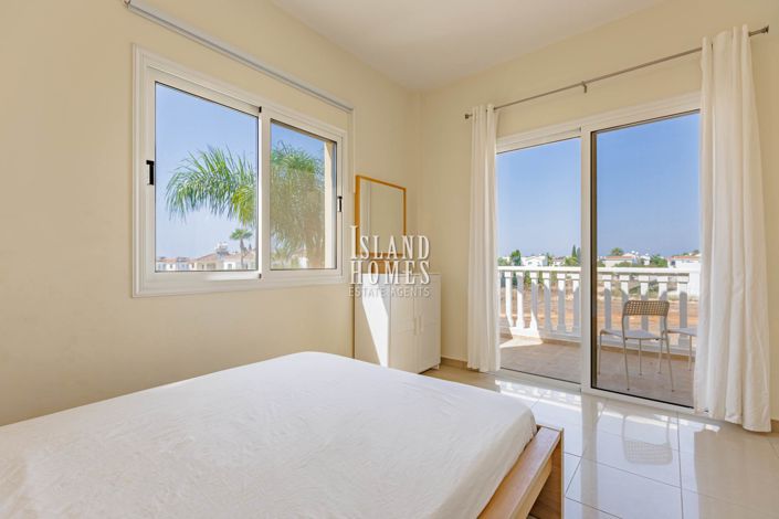 Image No.21-3 Bed Villa / Detached for sale