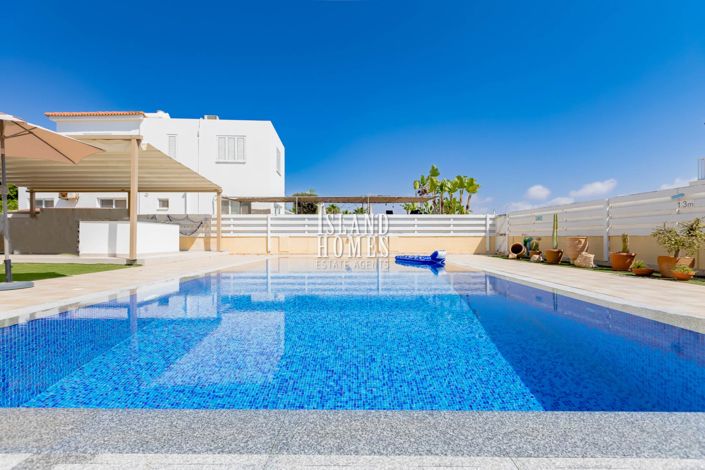 Image No.8-3 Bed Villa / Detached for sale