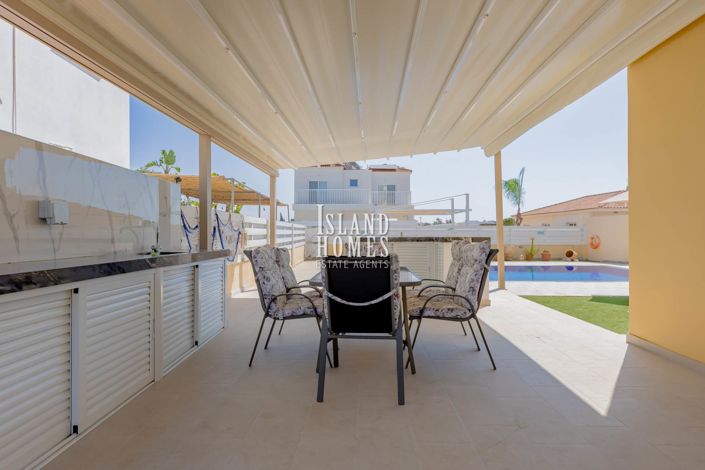 Image No.9-3 Bed Villa / Detached for sale