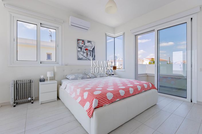 Image No.15-4 Bed Villa / Detached for sale