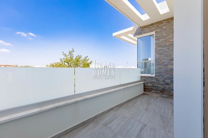 Image No.23-4 Bed Villa / Detached for sale