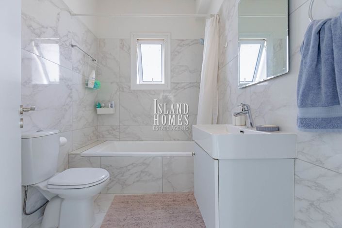 Image No.27-4 Bed Villa / Detached for sale