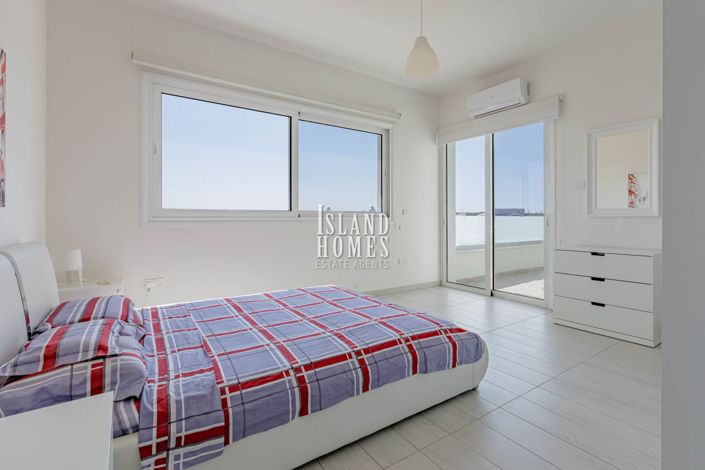 Image No.29-4 Bed Villa / Detached for sale