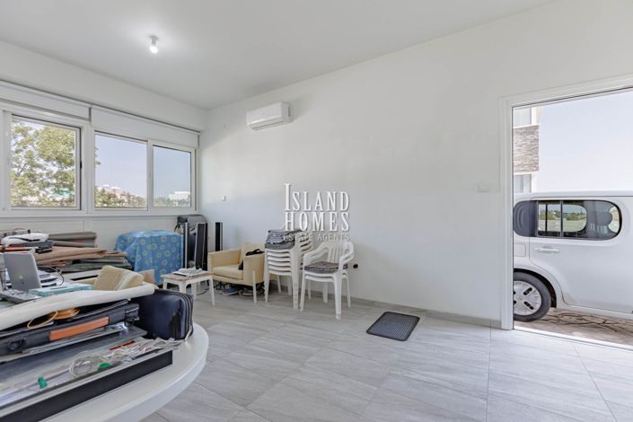 Image No.33-4 Bed Villa / Detached for sale