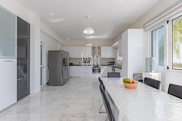 Image No.5-4 Bed Villa / Detached for sale