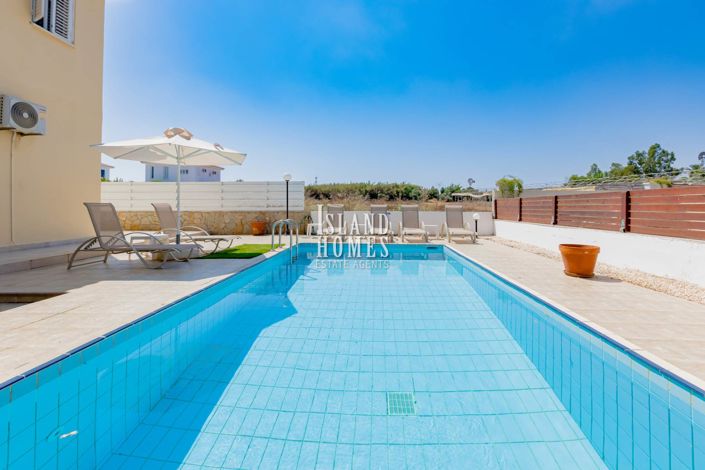 Image No.14-5 Bed Villa / Detached for sale