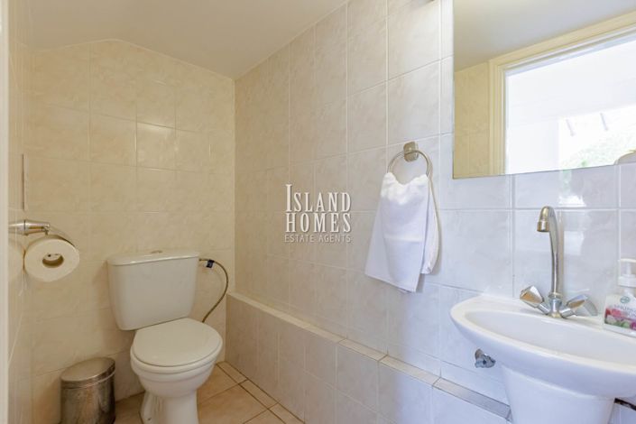 Image No.16-5 Bed Villa / Detached for sale