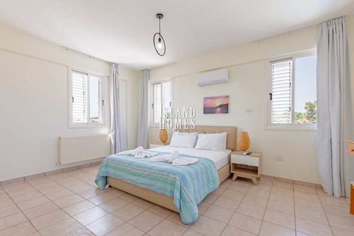 Image No.24-5 Bed Villa / Detached for sale