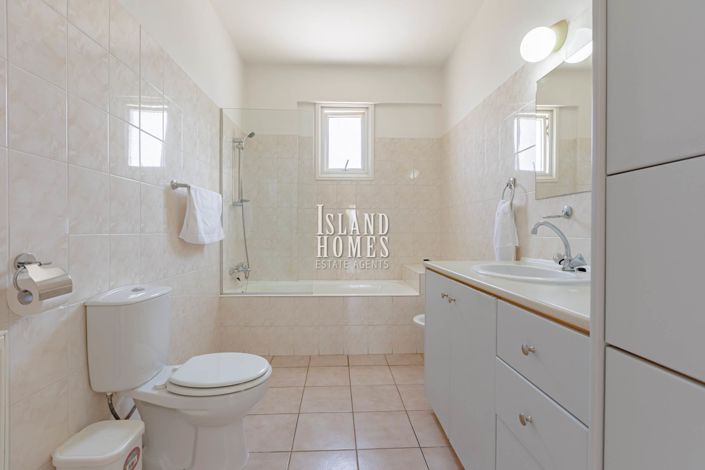 Image No.33-5 Bed Villa / Detached for sale