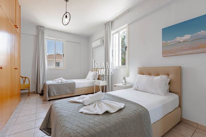 Image No.35-5 Bed Villa / Detached for sale