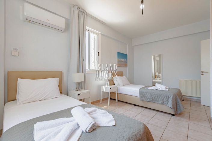 Image No.36-5 Bed Villa / Detached for sale