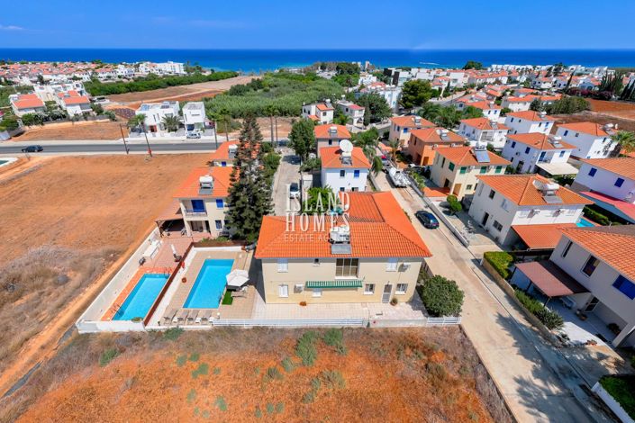 Image No.9-5 Bed Villa / Detached for sale