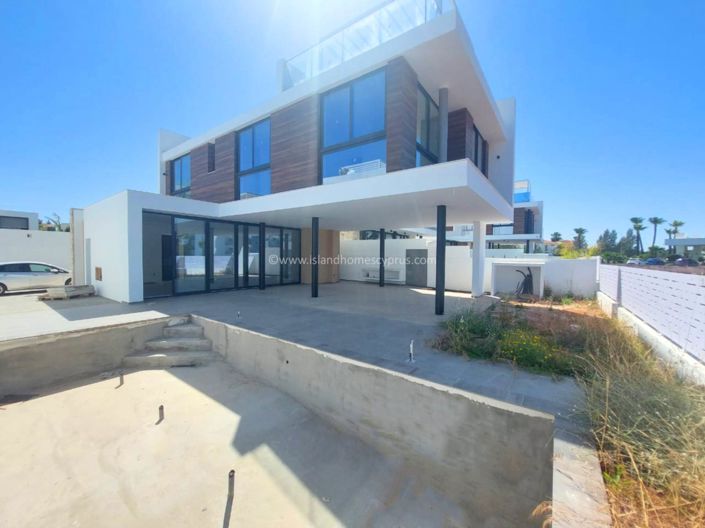 Image No.11-4 Bed Villa / Detached for sale