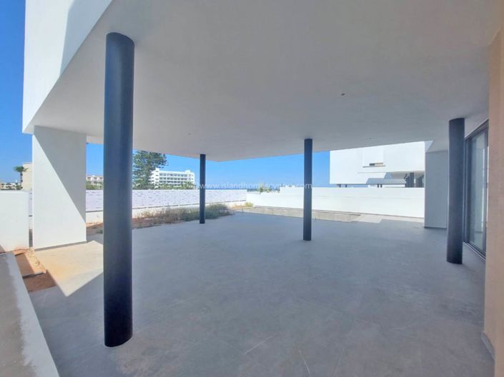 Image No.13-4 Bed Villa / Detached for sale