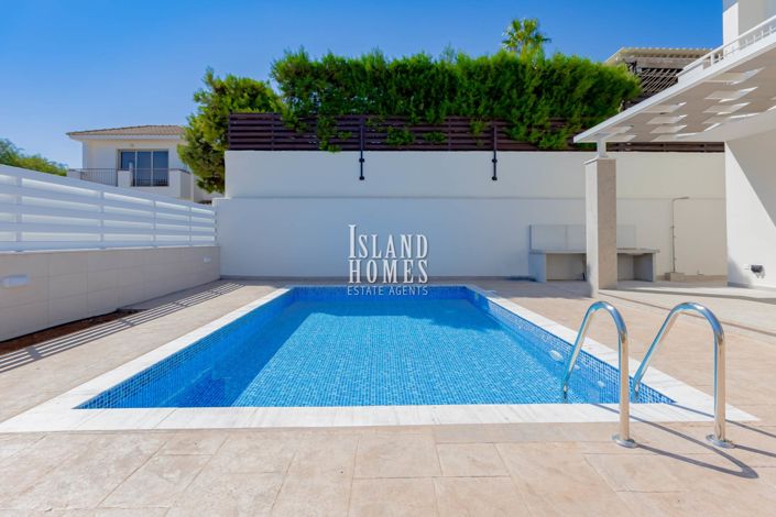 Image No.13-3 Bed Villa / Detached for sale