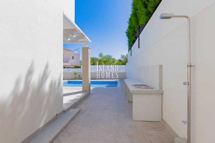 Image No.18-3 Bed Villa / Detached for sale