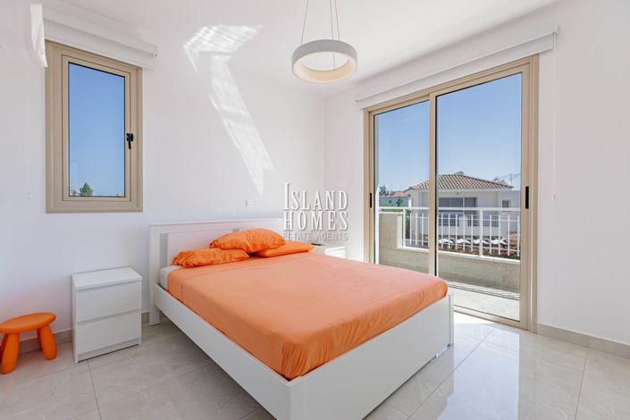 Image No.19-3 Bed Villa / Detached for sale