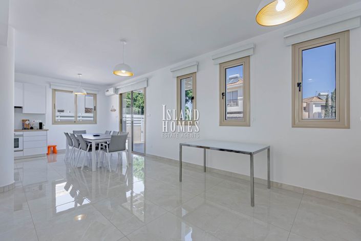 Image No.6-3 Bed Villa / Detached for sale