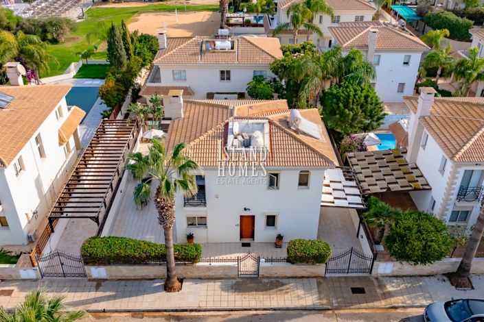 Image No.17-3 Bed Villa / Detached for sale