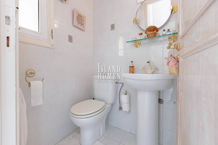 Image No.20-4 Bed Villa / Detached for sale