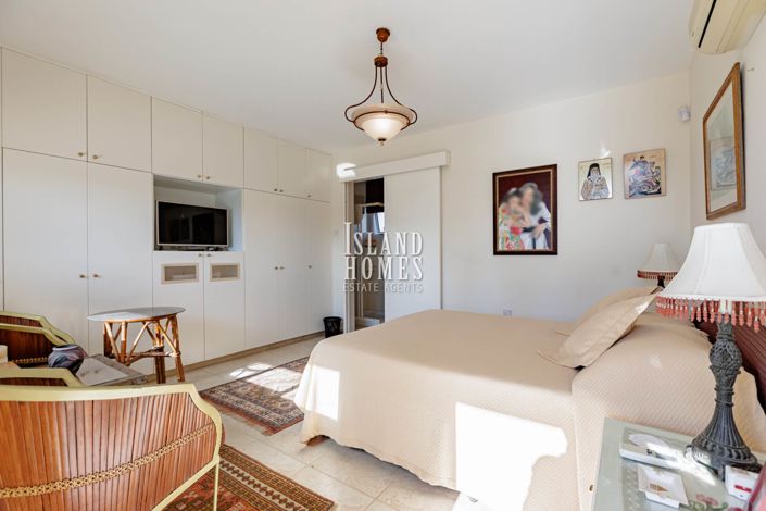 Image No.21-4 Bed Villa / Detached for sale