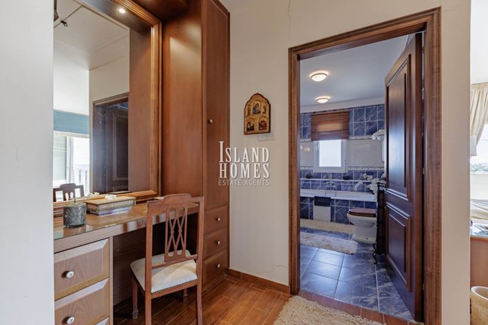 Image No.31-4 Bed Villa / Detached for sale