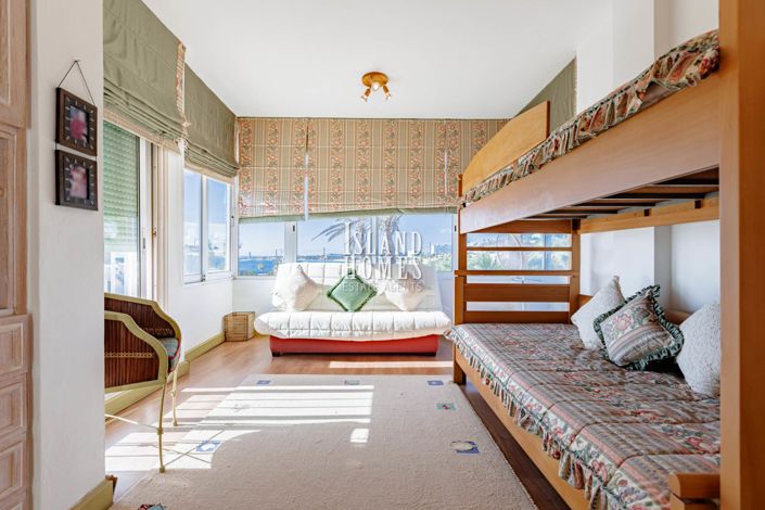 Image No.43-4 Bed Villa / Detached for sale