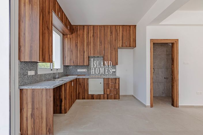 Image No.11-2 Bed Townhouse for sale