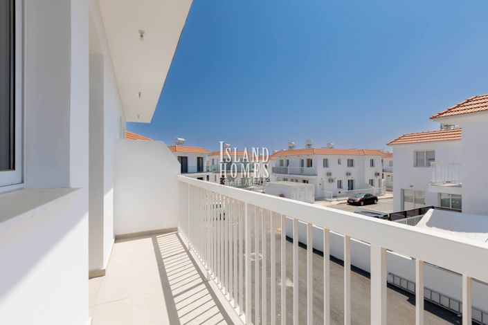 Image No.22-2 Bed Townhouse for sale