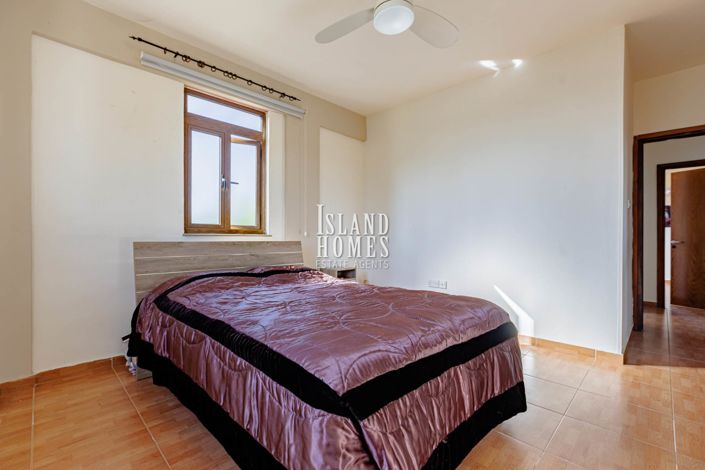 Image No.22-2 Bed Property for sale