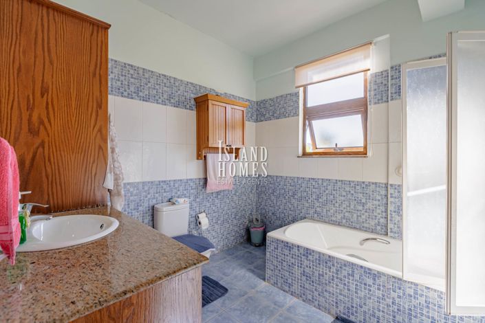 Image No.23-2 Bed Property for sale