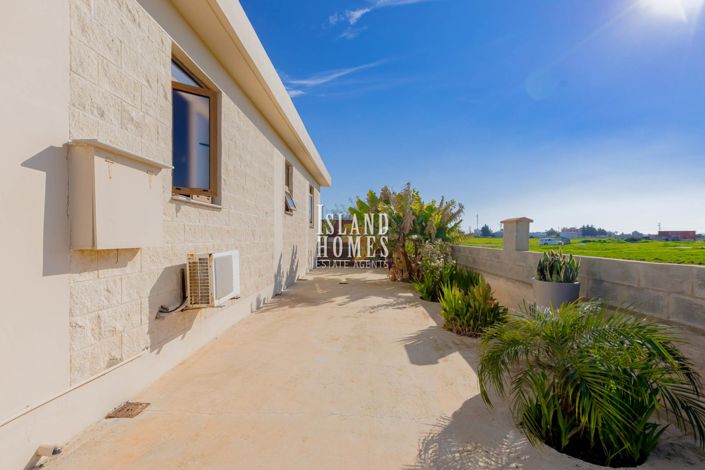 Image No.24-2 Bed Property for sale