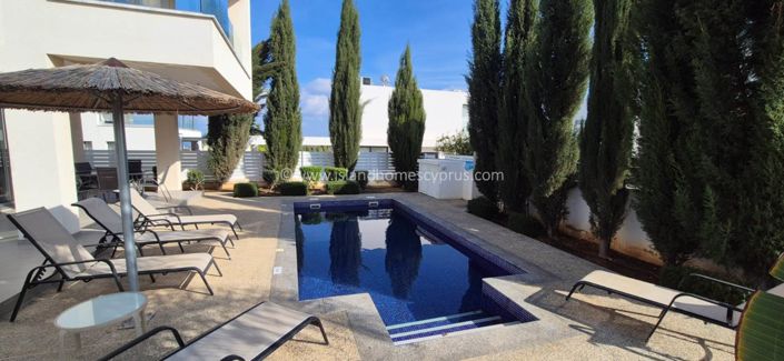 Image No.5-3 Bed Villa / Detached for sale