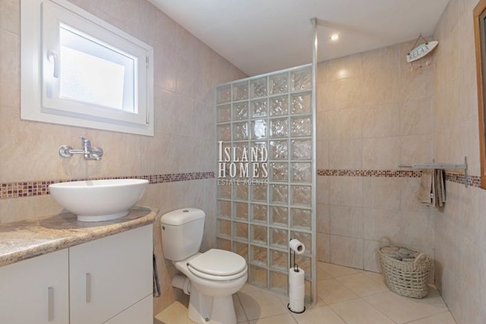 Image No.17-2 Bed Villa / Detached for sale