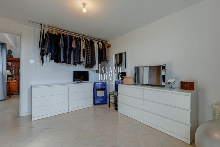 Image No.18-2 Bed Villa / Detached for sale