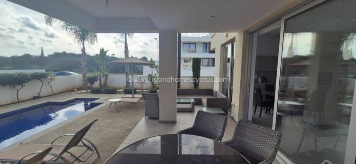 Image No.9-3 Bed Villa / Detached for sale