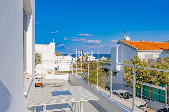 Image No.25-3 Bed Villa / Detached for sale