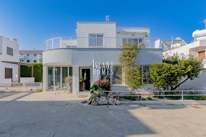 Image No.9-3 Bed Villa / Detached for sale