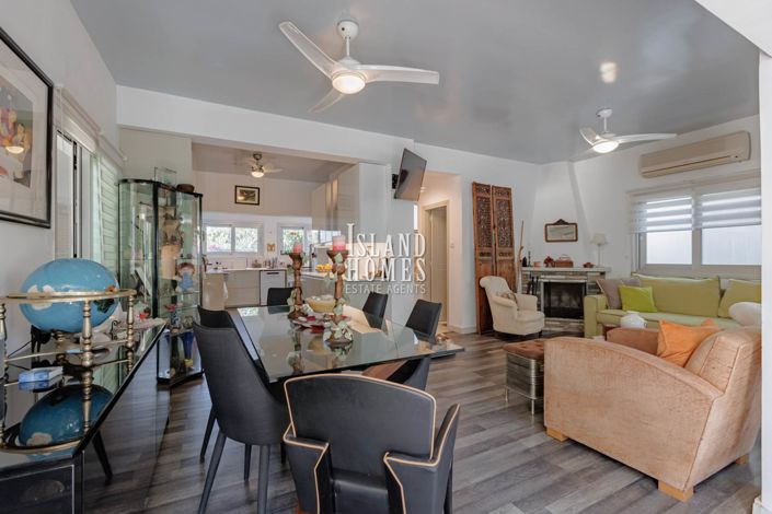 Image No.10-3 Bed Villa / Detached for sale