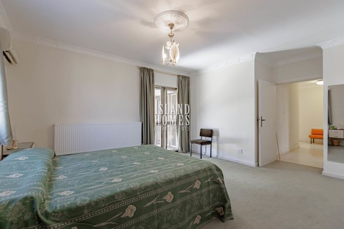 Image No.19-3 Bed Villa / Detached for sale