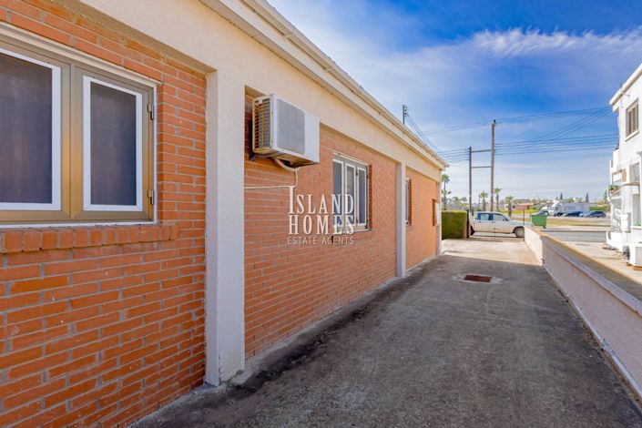 Image No.30-3 Bed Villa / Detached for sale