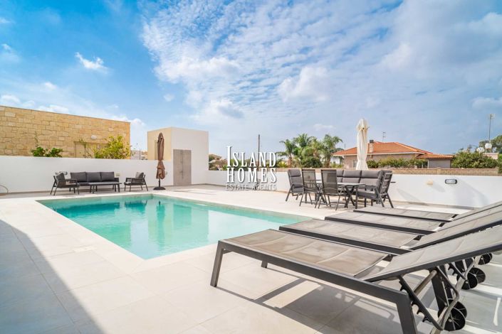 Image No.18-3 Bed Bungalow for sale