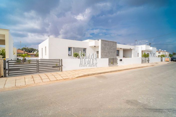 Image No.30-3 Bed Bungalow for sale