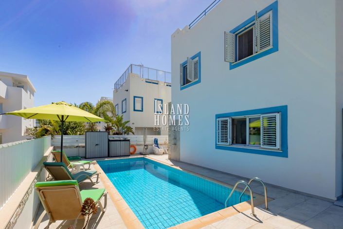 Image No.13-5 Bed Villa / Detached for sale