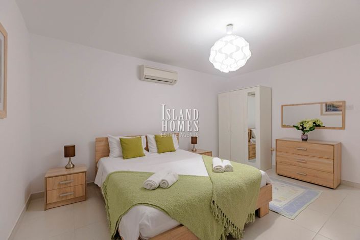 Image No.39-5 Bed Villa / Detached for sale